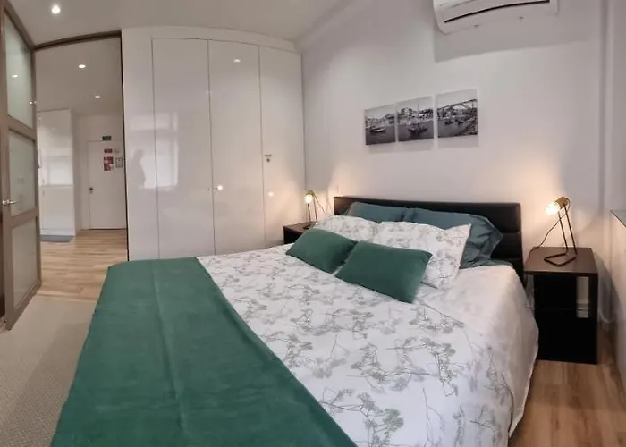 Daire Alexandre Herculano I Ii & Iii *